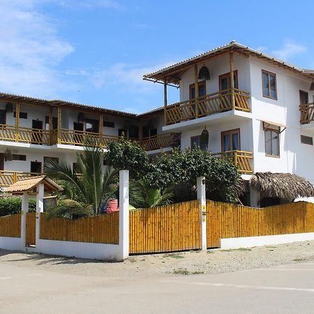 La Mariposa Hostal Olon Exterior photo