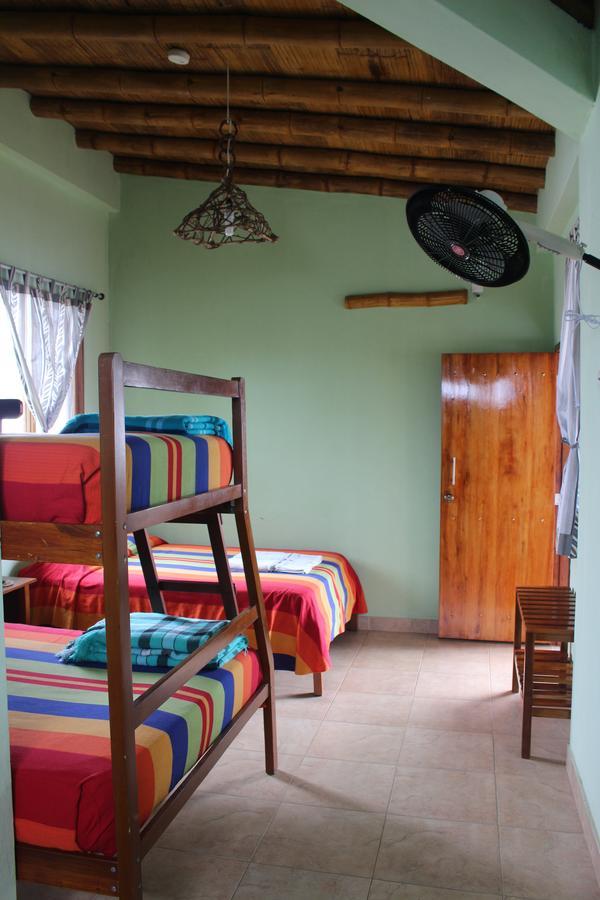 La Mariposa Hostal Olon Exterior photo
