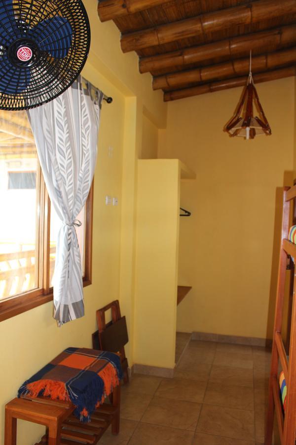 La Mariposa Hostal Olon Exterior photo