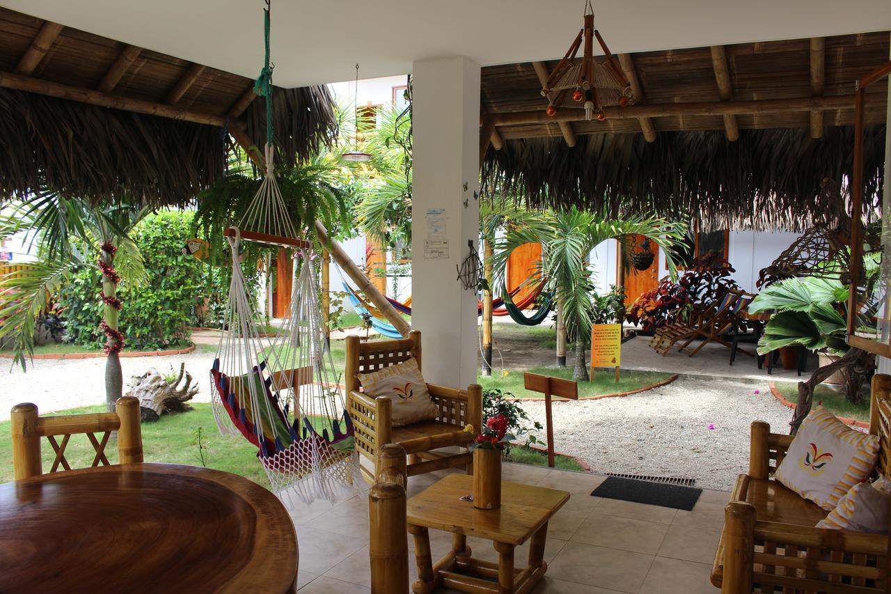 La Mariposa Hostal Olon Exterior photo