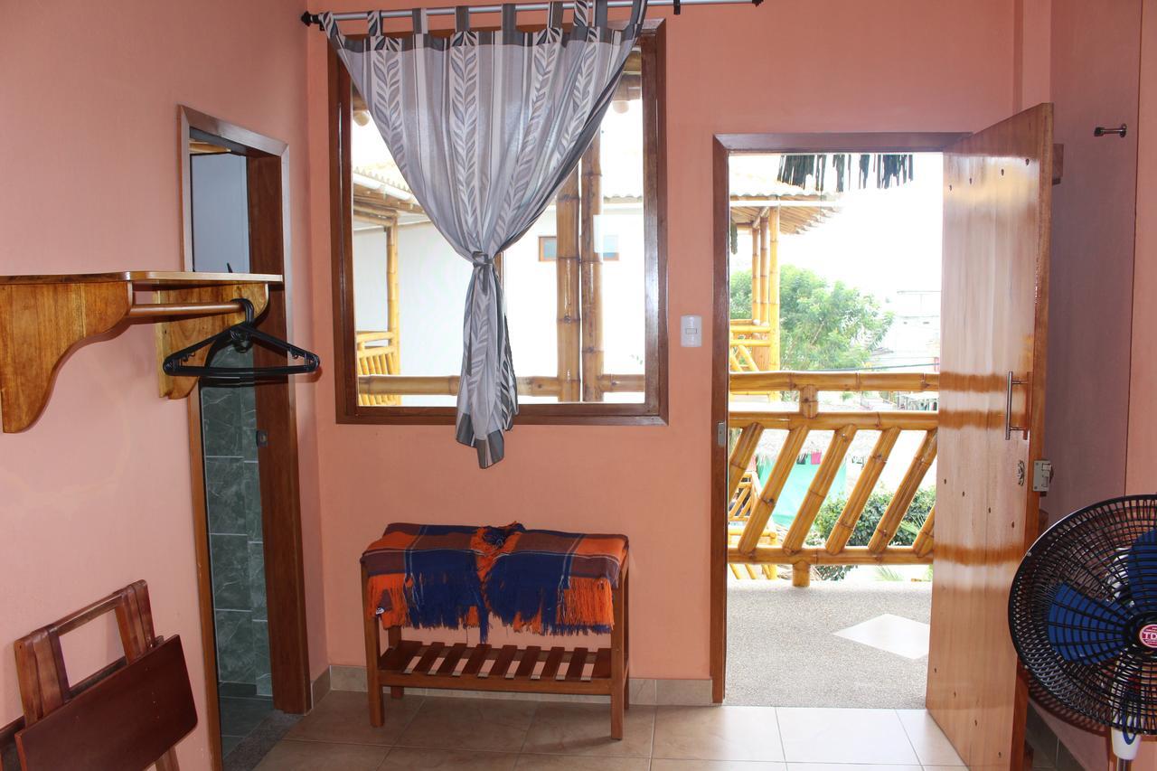 La Mariposa Hostal Olon Exterior photo
